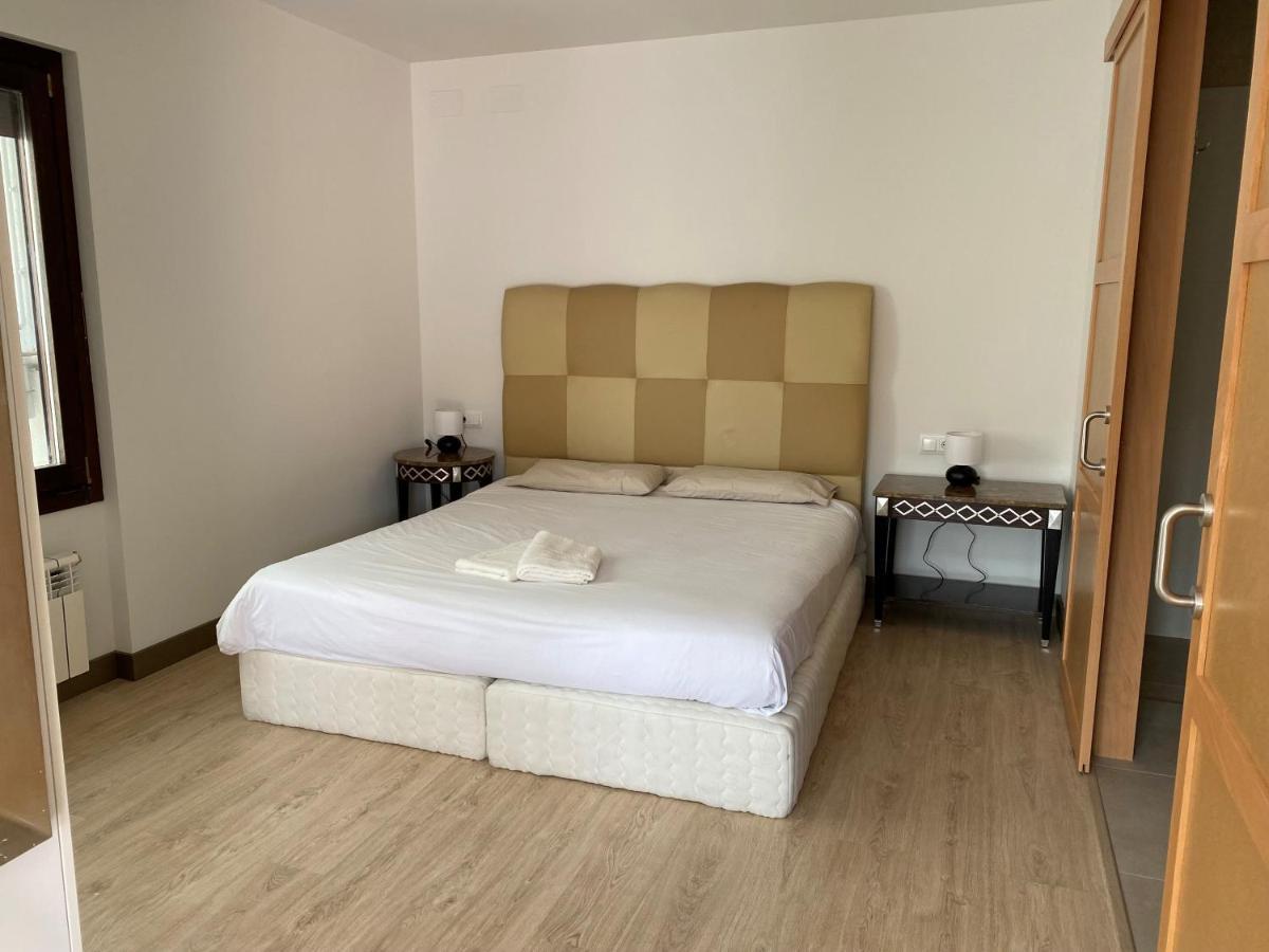 Apartamento Acogedor Sant Joan de les Abadesses Eksteriør billede